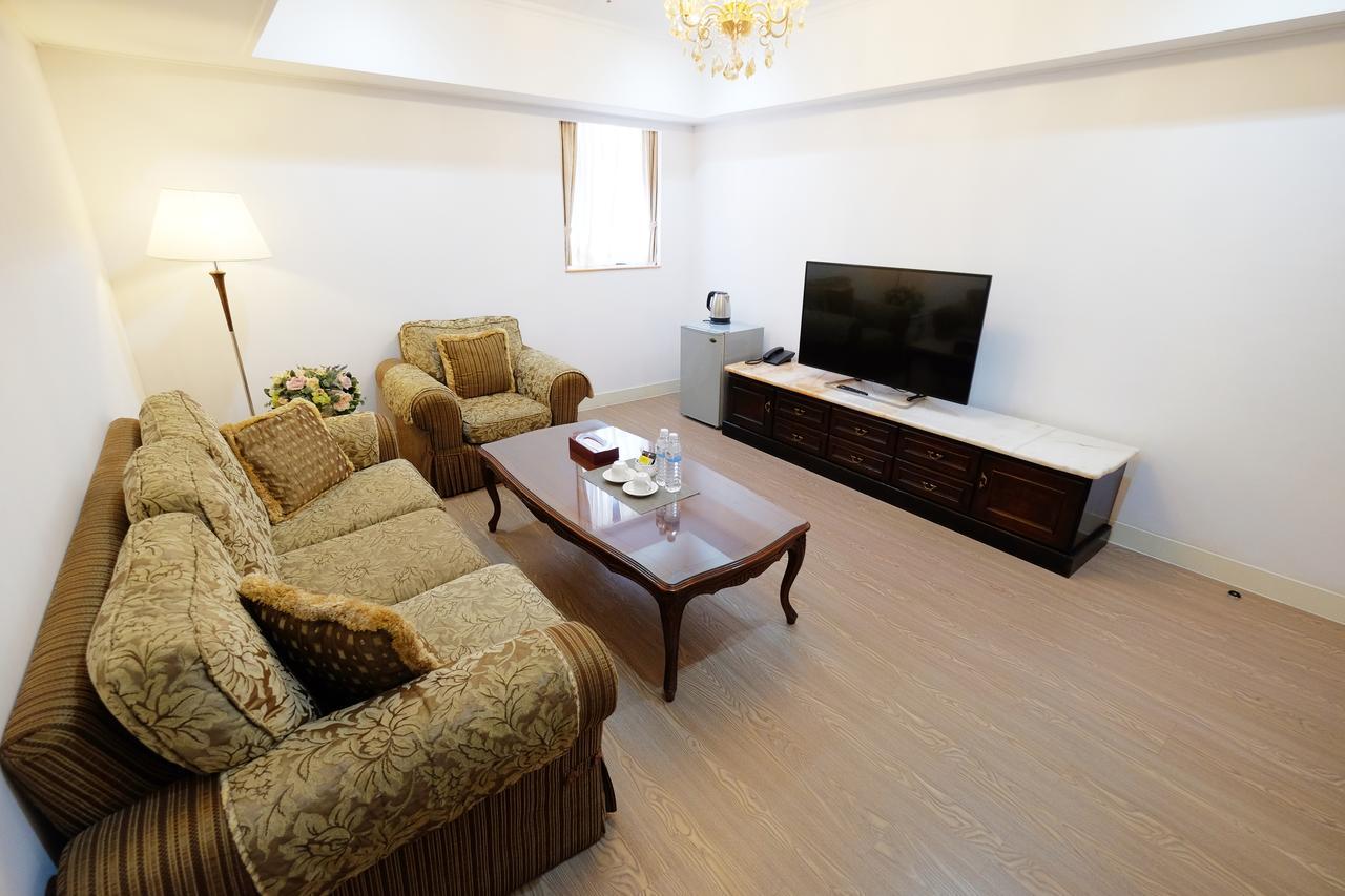 Dynasty Hotel Tainan Zewnętrze zdjęcie