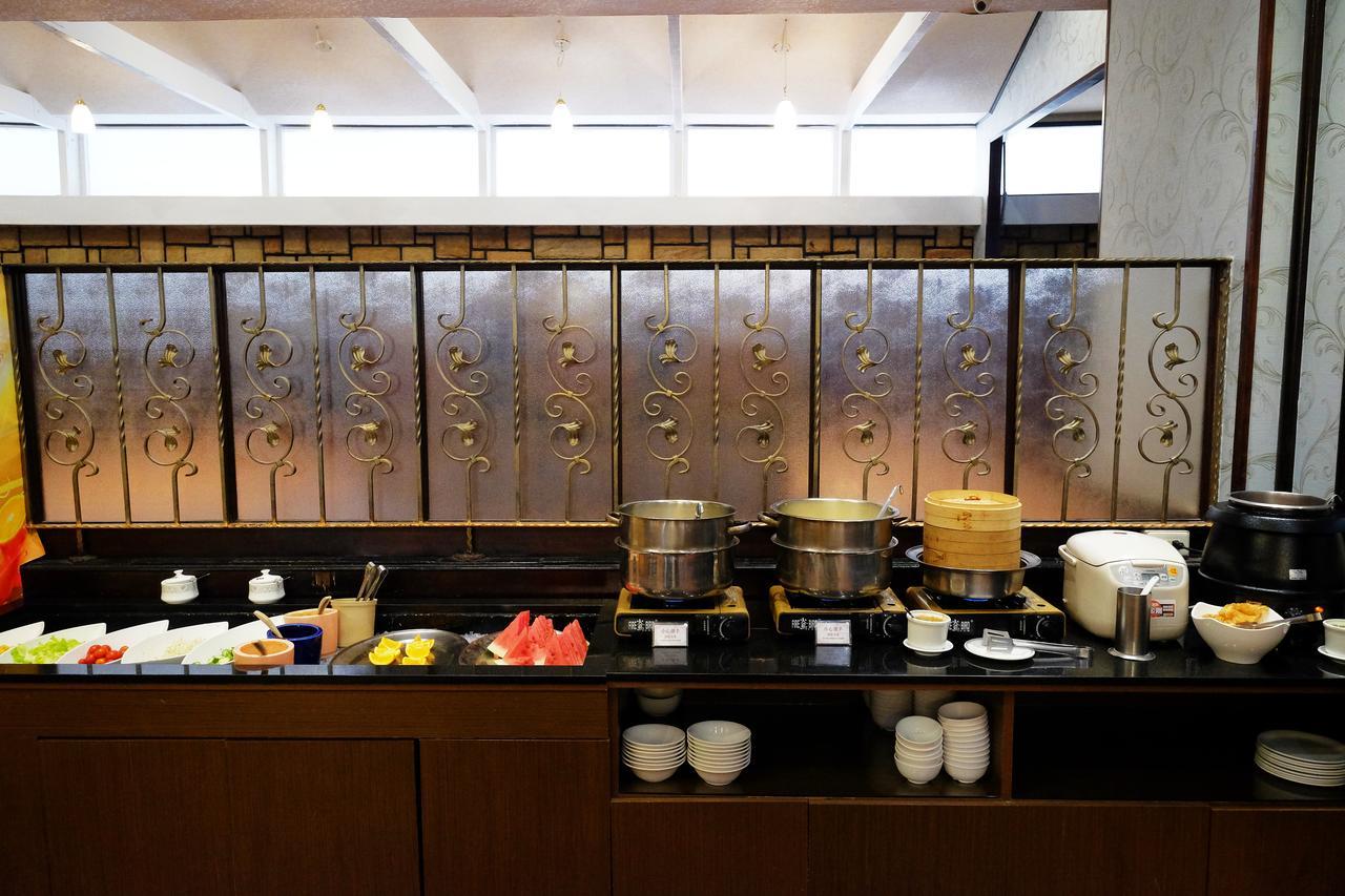 Dynasty Hotel Tainan Zewnętrze zdjęcie