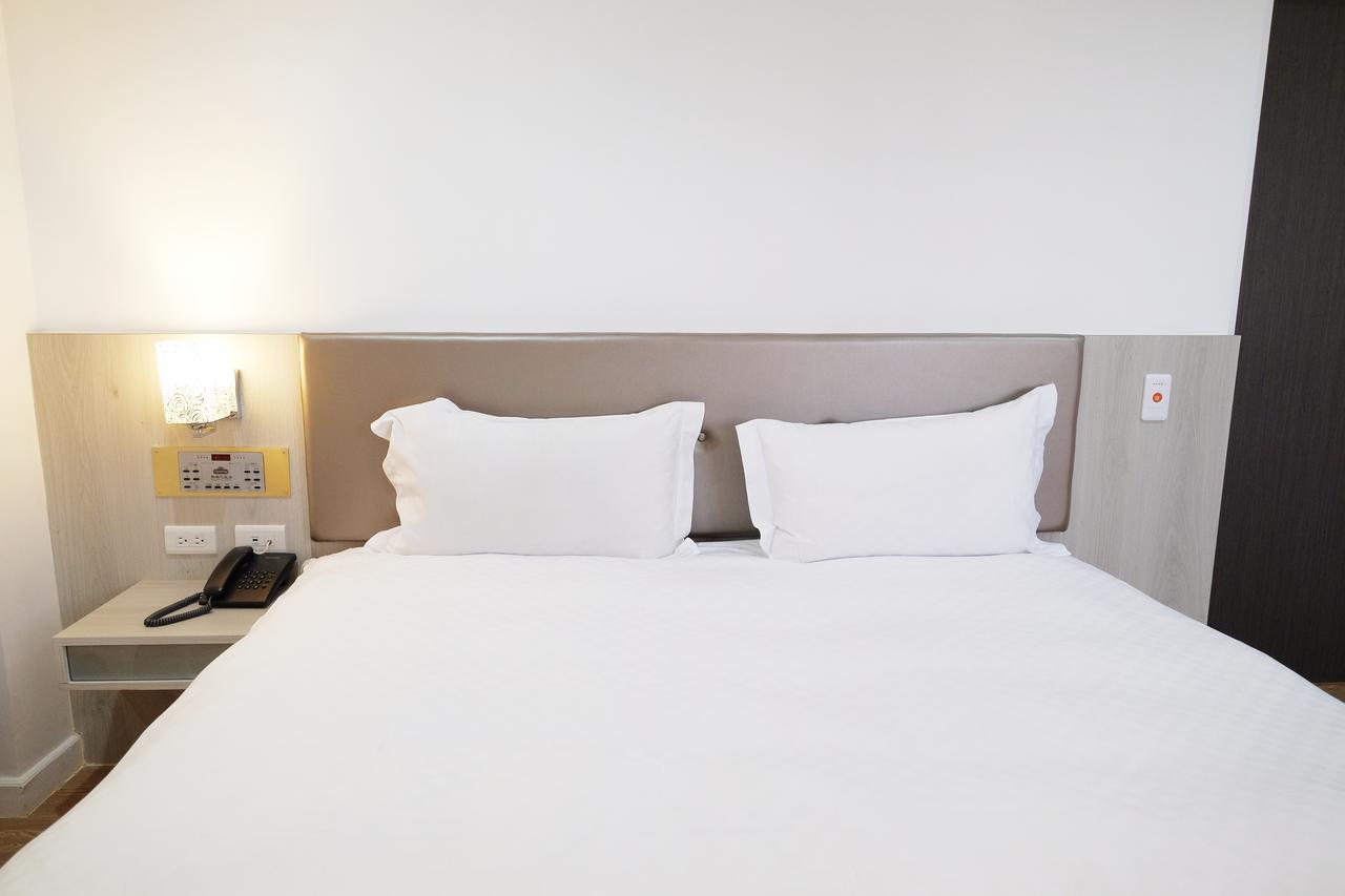 Dynasty Hotel Tainan Zewnętrze zdjęcie